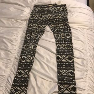 two pairs of hollister leggings